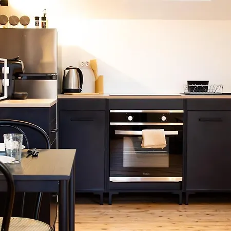 Skyline,downtown Station, Terrace, Netflix