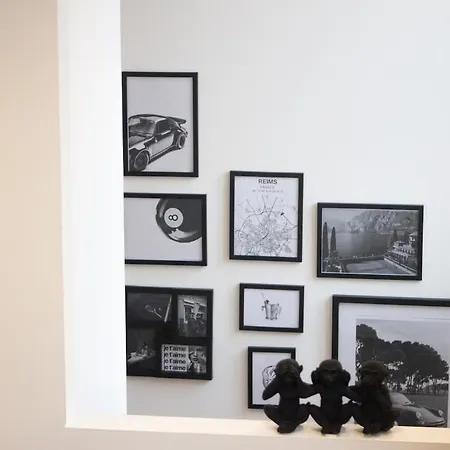 Skyline,downtown Station, Terrace, Netflix *