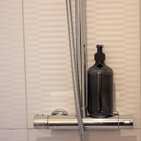 Skyline,downtown Station, Terrace, Netflix