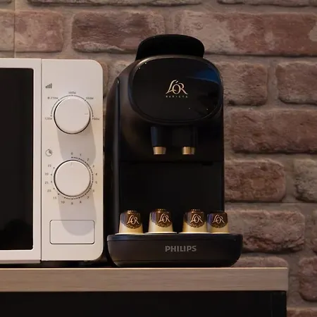 Skyline,downtown Station, Terrace, Netflix *