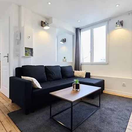 Skyline,downtown Station, Terrace, Netflix * Reims