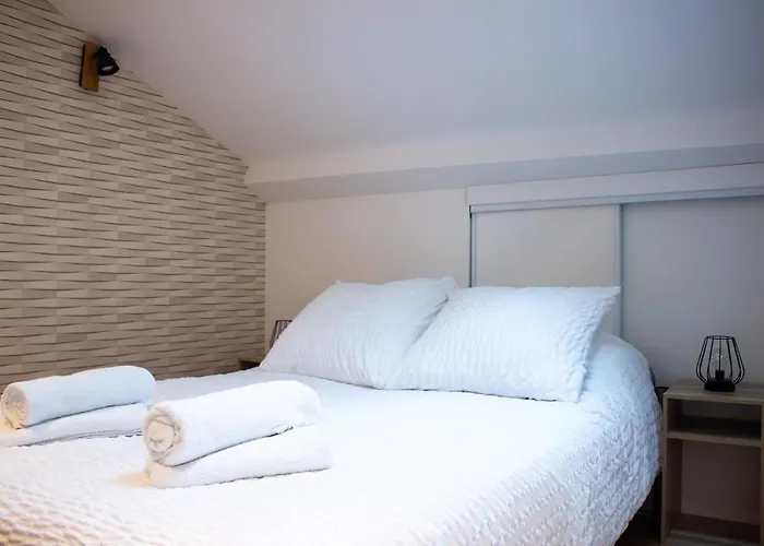 Skyline,downtown Station, Terrace, Netflix *