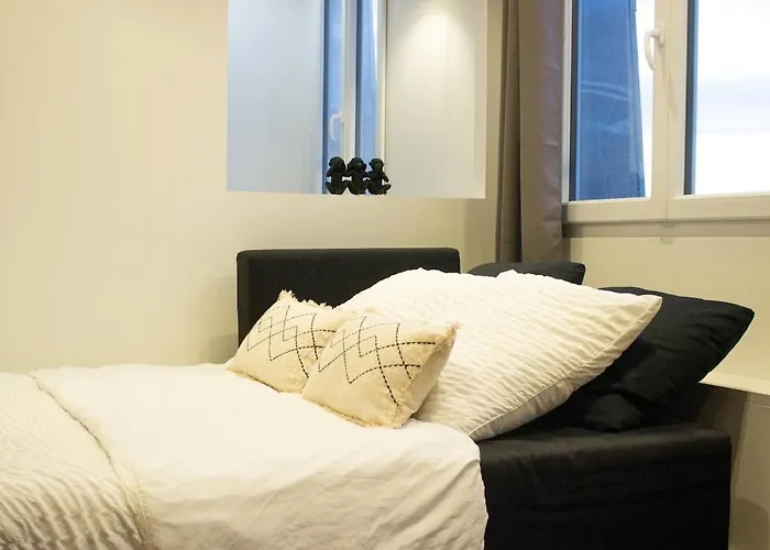 Skyline,downtown Station, Terrace, Netflix