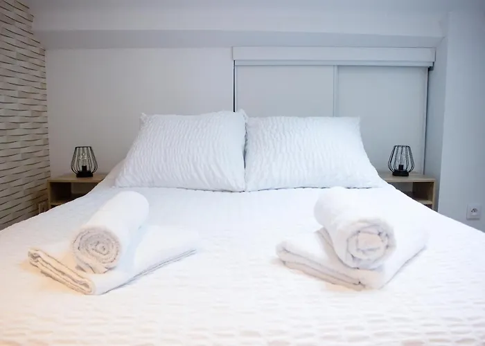 דירה Skyline,downtown Station, Terrace, Netflix ריימס