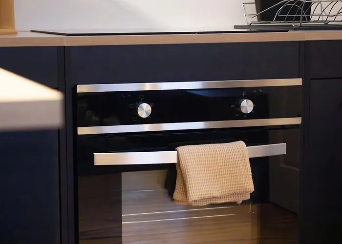 Skyline,downtown Station, Terrace, Netflix *