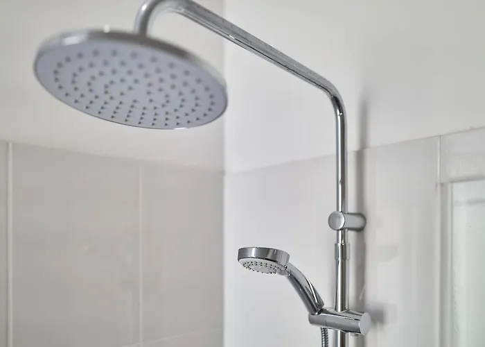 Skyline,downtown Station, Terrace, Netflix ריימס