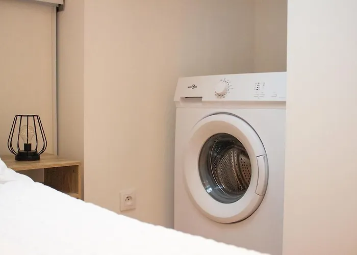 Skyline,downtown Station, Terrace, Netflix *