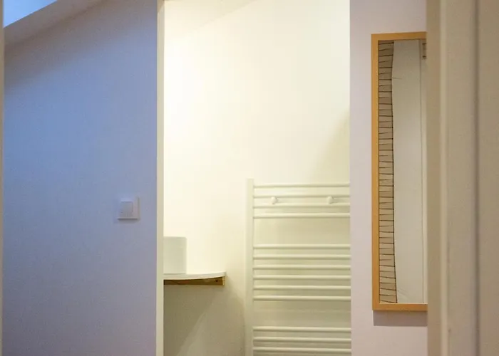 Skyline,downtown Station, Terrace, Netflix * ריימס