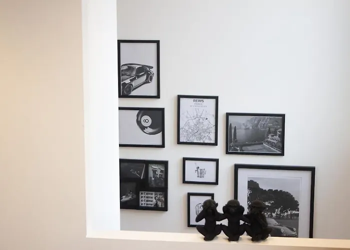 Skyline,downtown Station, Terrace, Netflix *