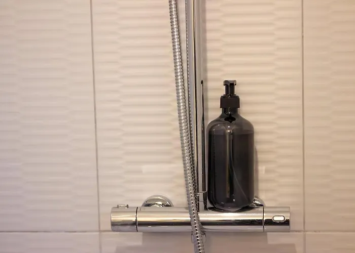 Skyline,downtown Station, Terrace, Netflix