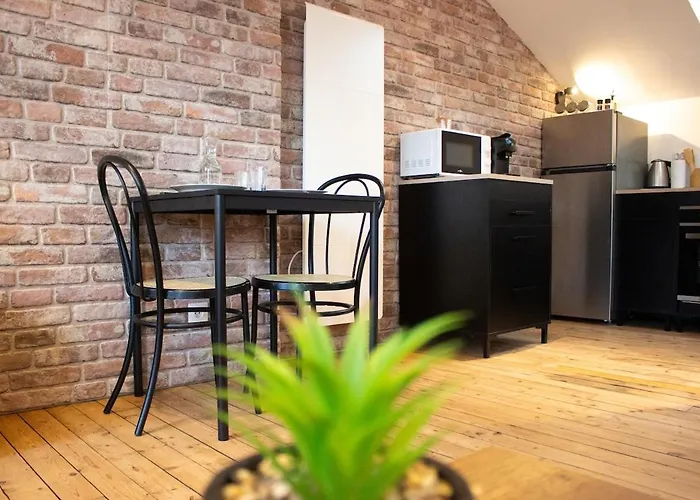 Skyline,downtown Station, Terrace, Netflix דירה