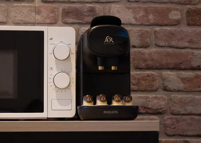 Skyline,downtown Station, Terrace, Netflix *